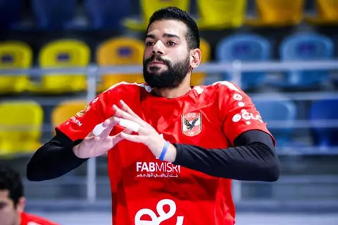مصدر باتحاد الطائرة ليلا كورة: سنعاقب "لعبة" وجابر وفقًا للوائح.. وأخطرنا الأهلي والزمالك بالتلفيات